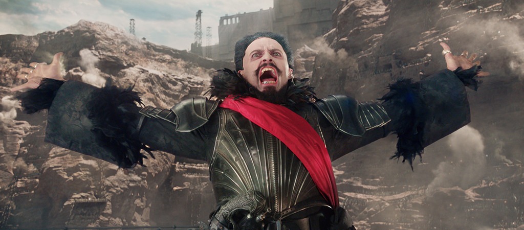 The Pan Reviews Are Vicious E Online The Pan Reviews Are Vicious E Online