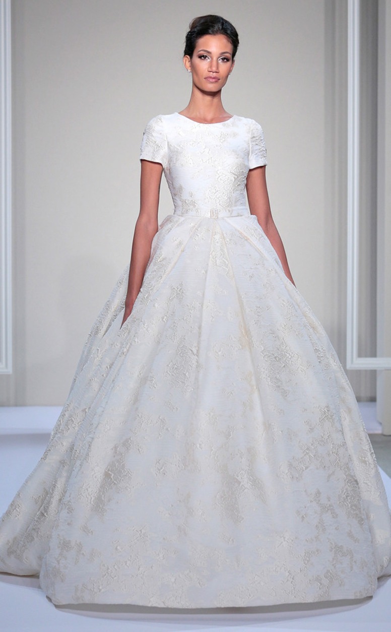 Best Looks From the Fall 2016 Bridal Collections - Page 2 Best Looks From the Fall 2016 Bridal Collections - Page 2