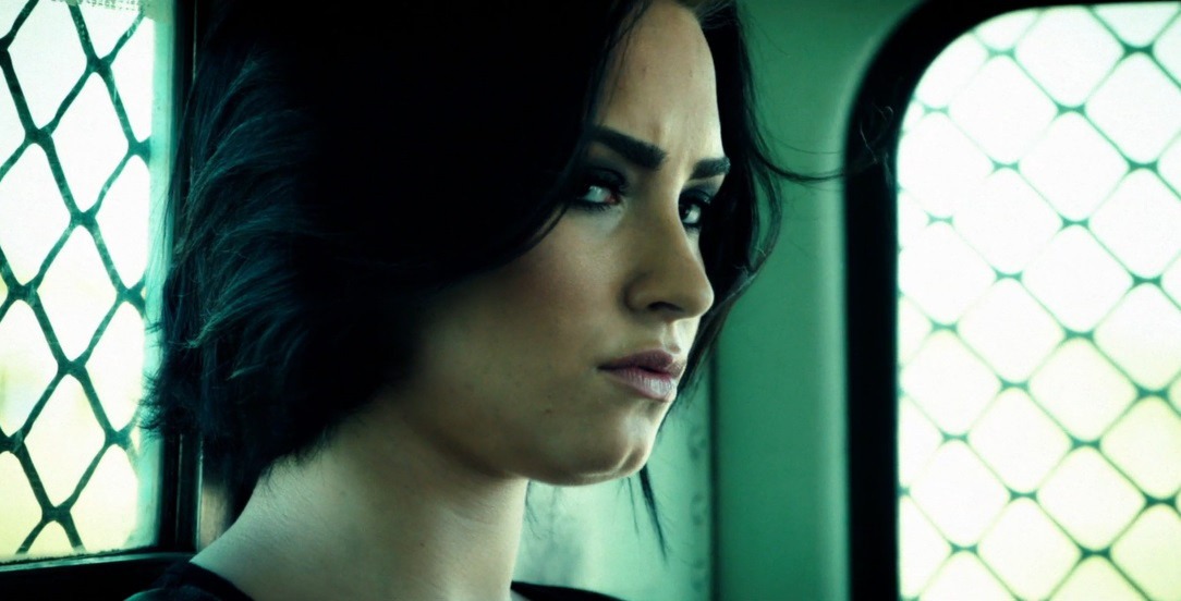 Demi Lovato, Confident
