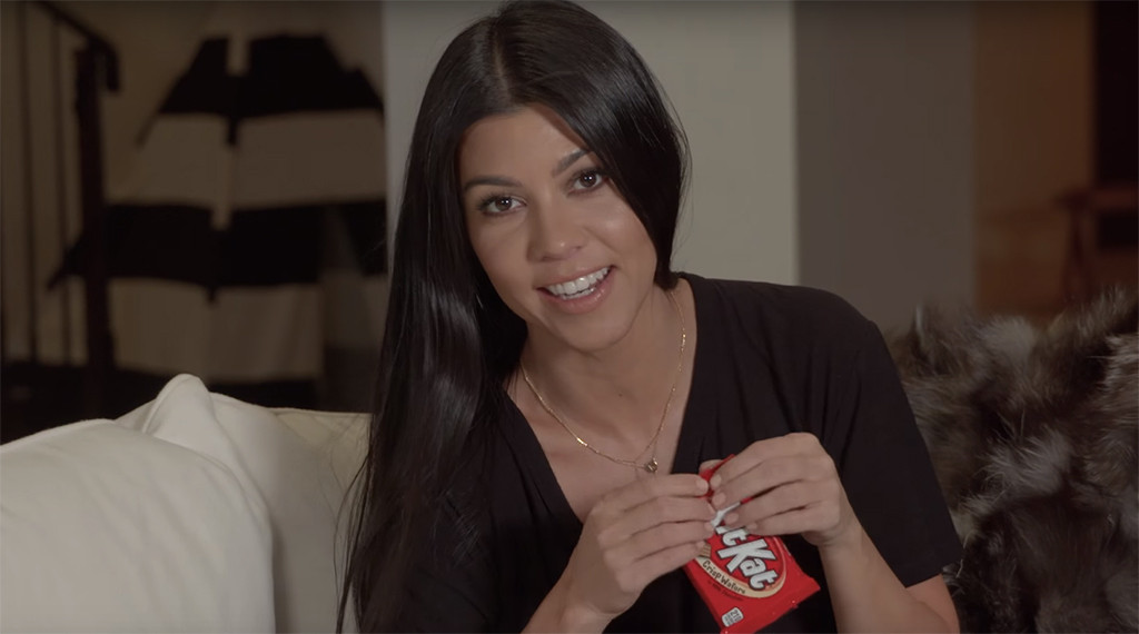 Videnskab band spray Kourtney Kardashian Eats Kit Kats in the Weirdest Way Thanks to Kim - E!  Online