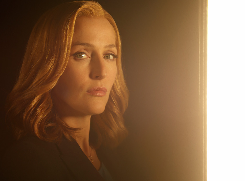 Gillian Anderson Plays 