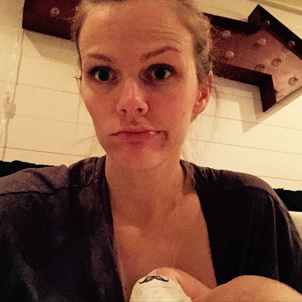 Brooklyn Decker, Breastfeeding, Instagram
