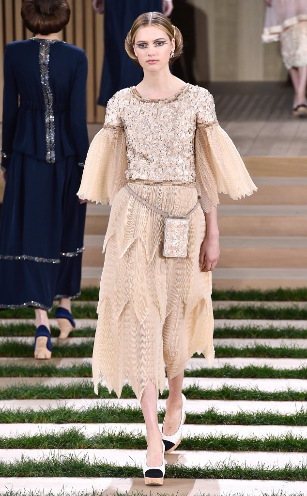 Chanel from Paris Fashion Week Haute Couture | E! News