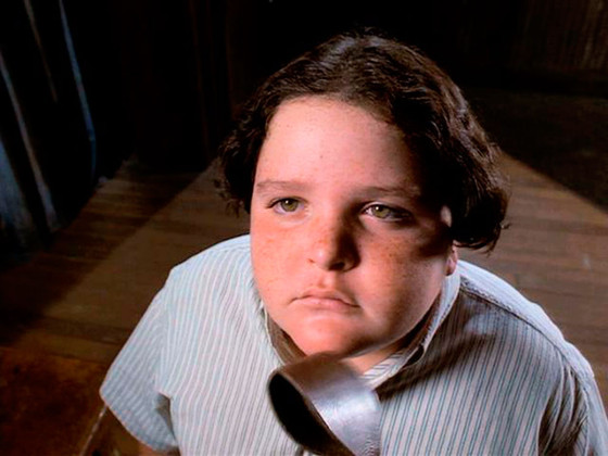 OMG! ¡No creerás cómo luce actualmente el chico que se comió el pastel de  chocolate en Matilda! (+ Fotos) - E! Online Latino - MX