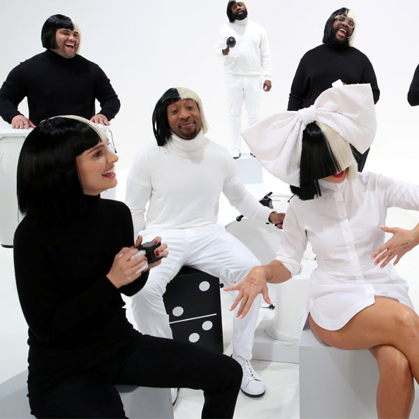 Sia, Natalie Portman & Jimmy Fallon Sing With Spoons - E! Online