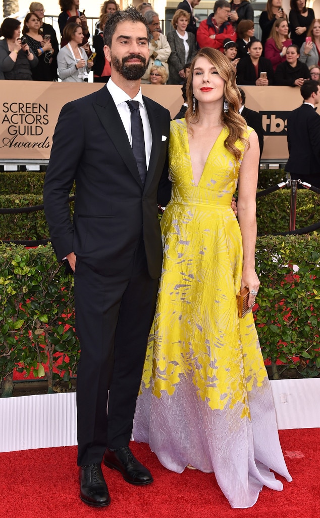 Hamish Linklater & Lily Rabe from Couples at the SAG Awards 2016 E! News