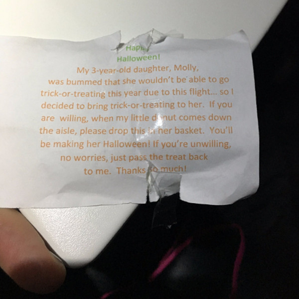 Dad Gives Candy to Plane Passengers So Daughter Could Trick-Or-Treat