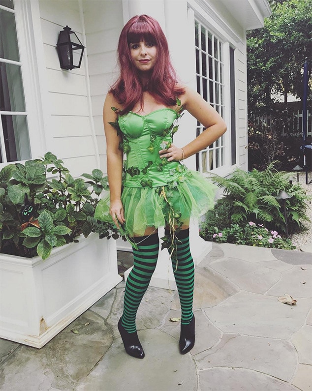 Sarah Michelle Gellar from Stars Celebrate Halloween 2016 E! News