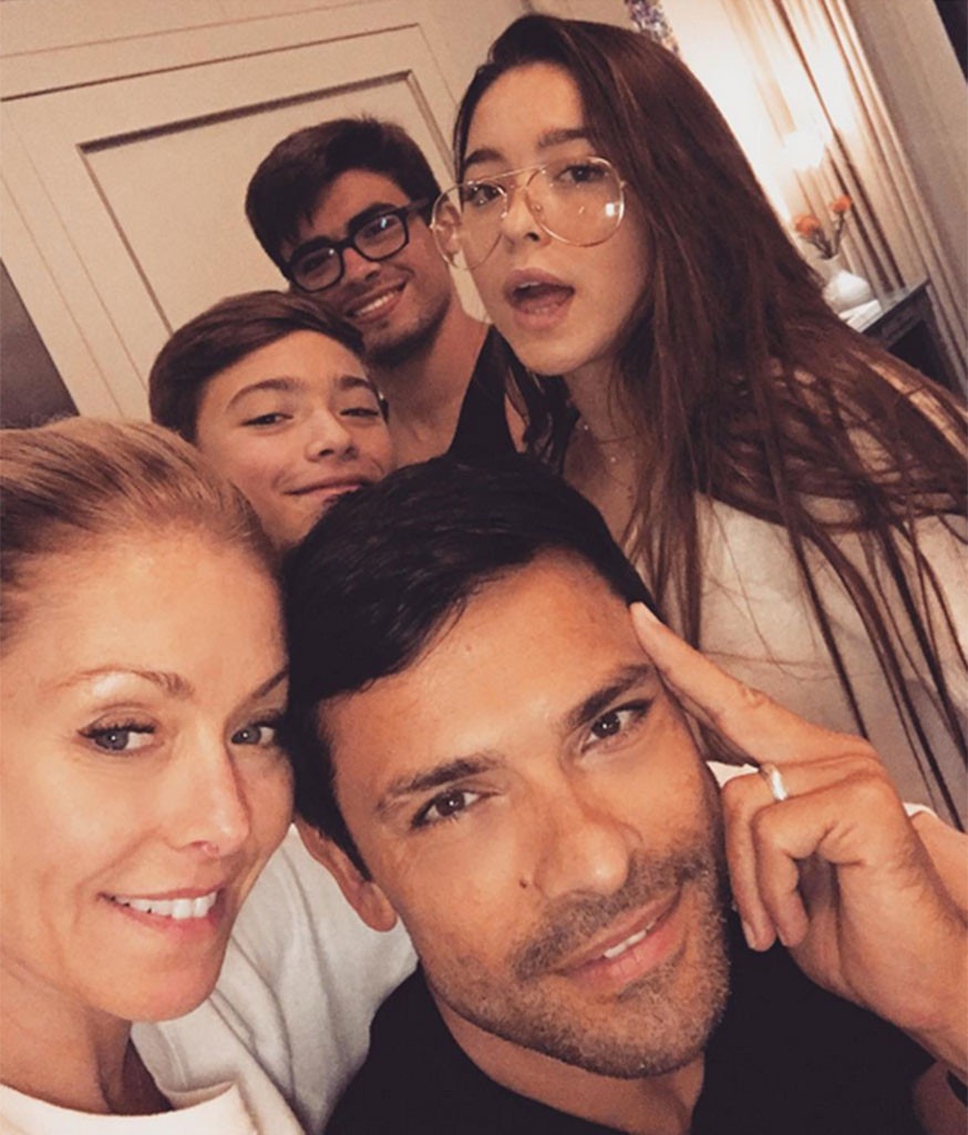 Kelly Ripa And Mark Consuelos Enviable Love Story How The Former Soap