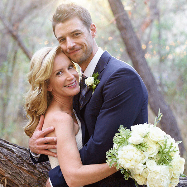 The Office Star Angela Kinsey Is Married - E! Online