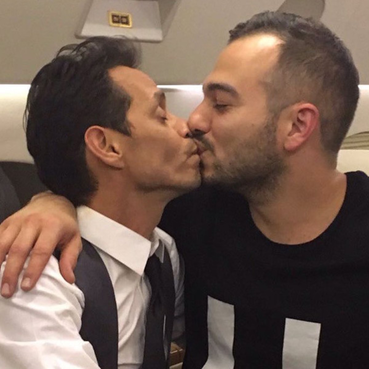 marc anthony can t stop kissing people