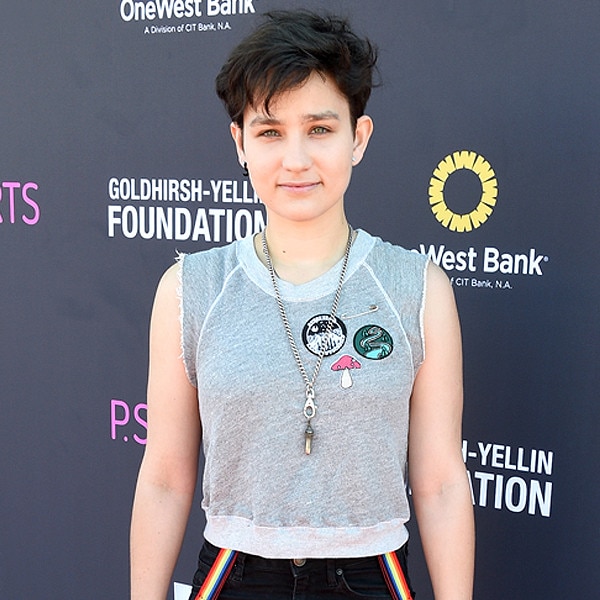 Scream Star Bex Taylor Klaus Comes Out As Gay E Online AU   Rs 600x600 161118134146 600.Bex Taylor Klaus.ms.111816 