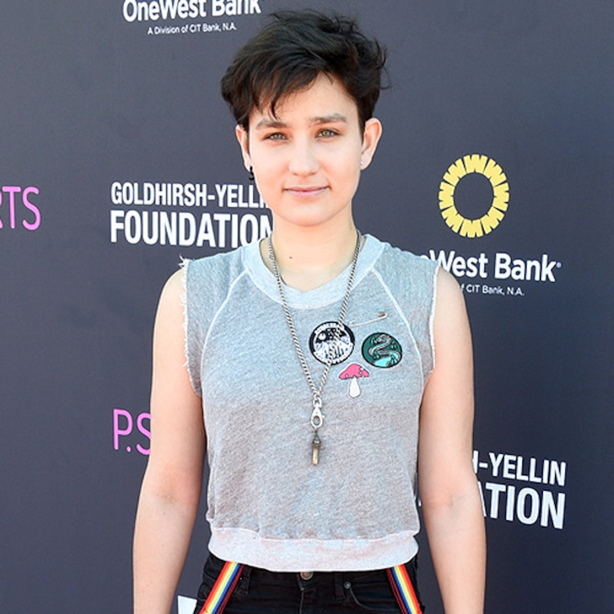Scream Star Bex Taylor Klaus Comes Out As Gay E Online Scream Star Bex Taylor Klaus Comes Out As Gay E Online