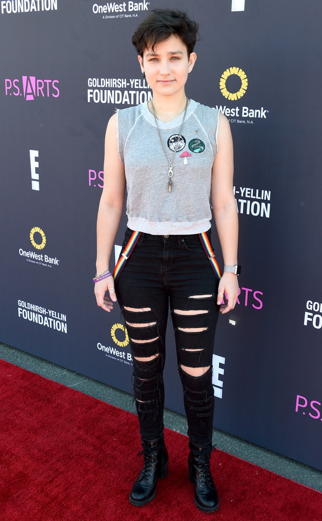 Scream Star Bex Taylor Klaus Comes Out As Gay E Online Scream Star Bex Taylor Klaus Comes Out As Gay E Online
