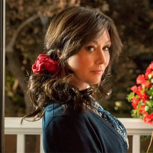 Shannen Doherty Is Back in Action in Heathers' NSFW Trailer | E! News