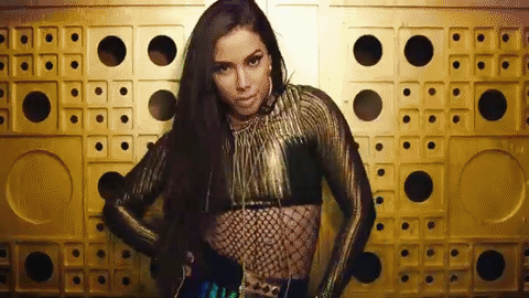 Anitta gif