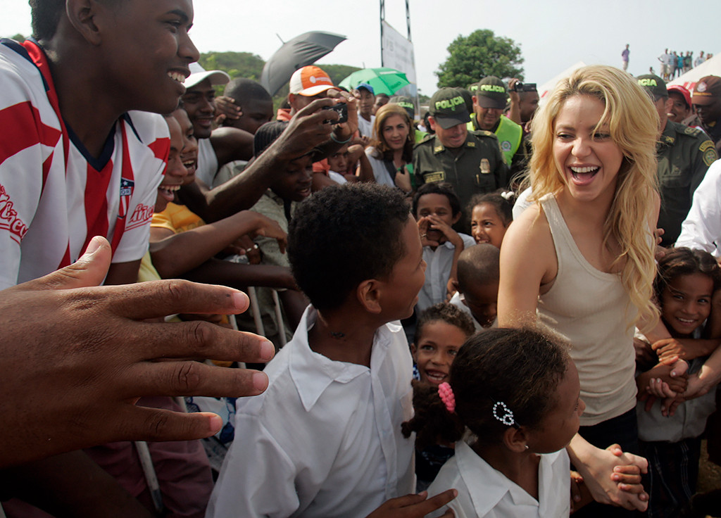 Public School Founded By Shakira Is Named No 1 In Colombia E Online