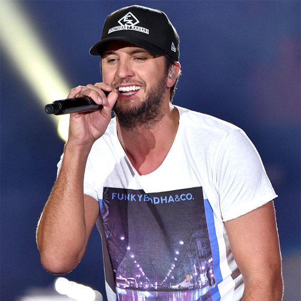 Here s Why Luke Bryan Punched a Fan in the Middle of His Concert