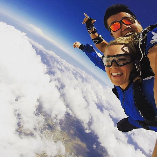 Carrie Underwood, Skydiving