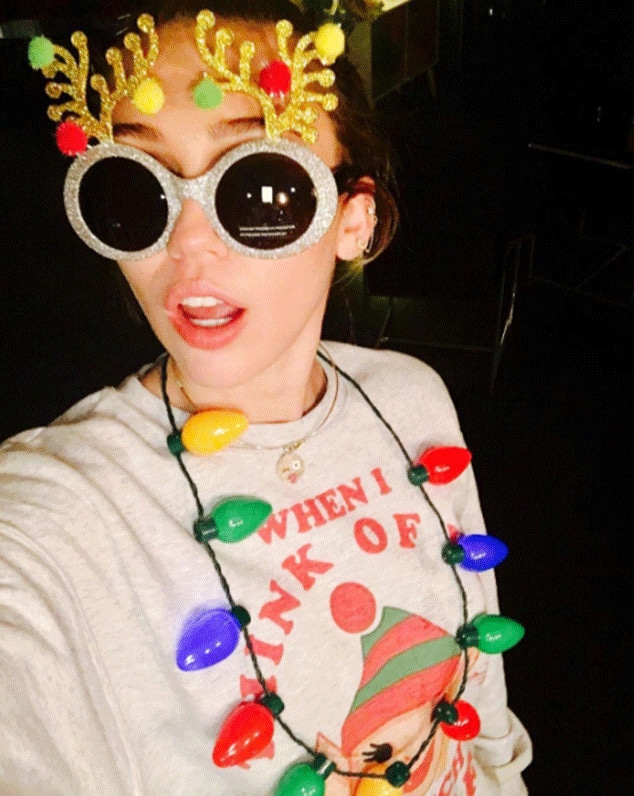 Miley Cyrus, Christmas 2016 