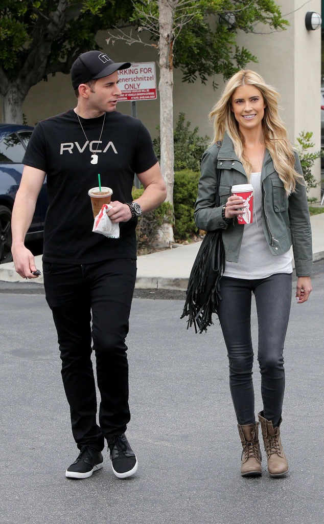 Flip Or Flops Christina And Tarek El Moussa Step Out Together After Split Announcement E News 