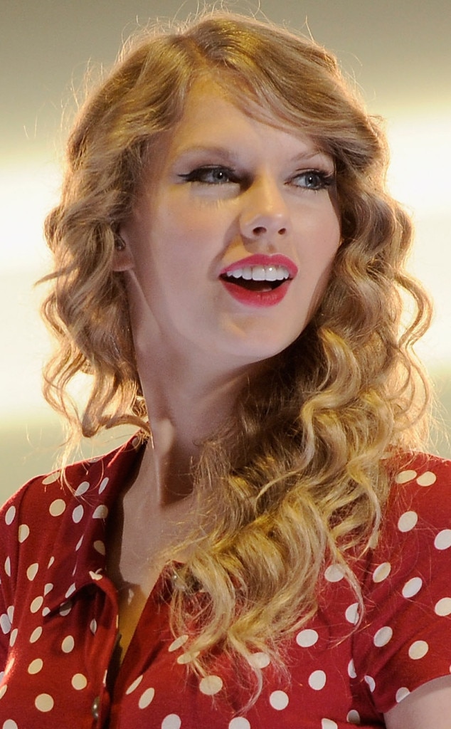 2010 From Taylor Swifts Hair Evolution E News 