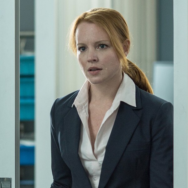 Next photo of Lauren Ambrose