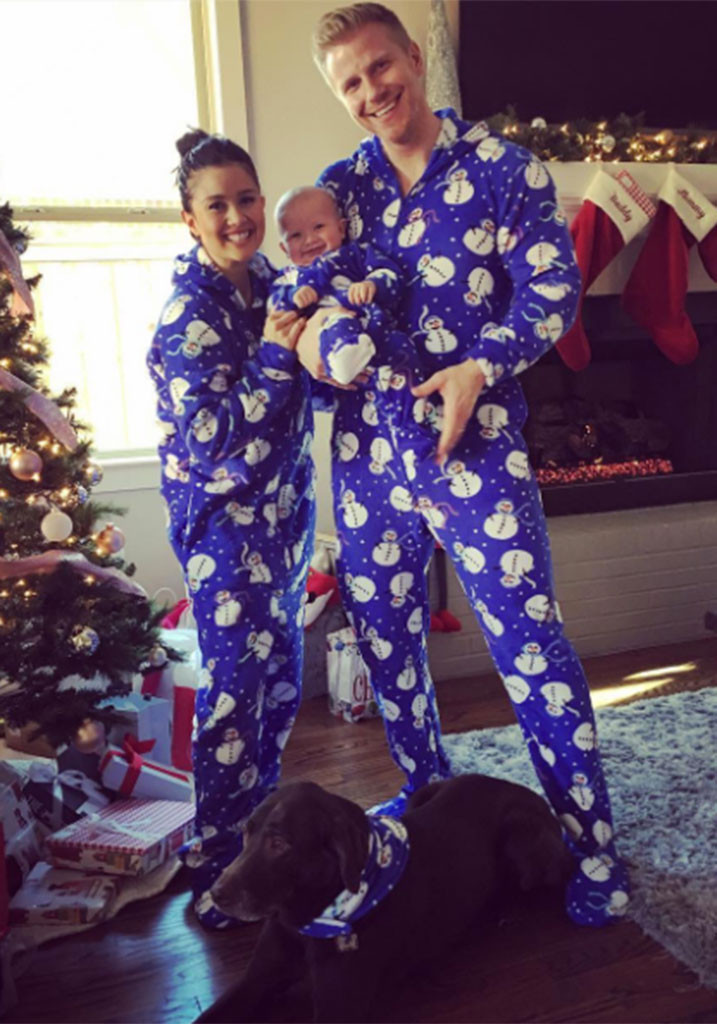 Lisa Rinna Jennie Garth More Stars Wear Matching Family Pajamas E Online