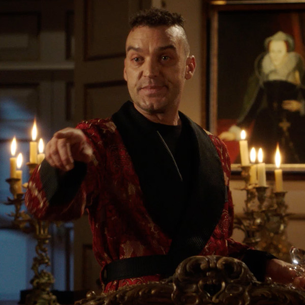 King Cyrus Drops a Bombshell on Robert in The Royals Sneak Peek