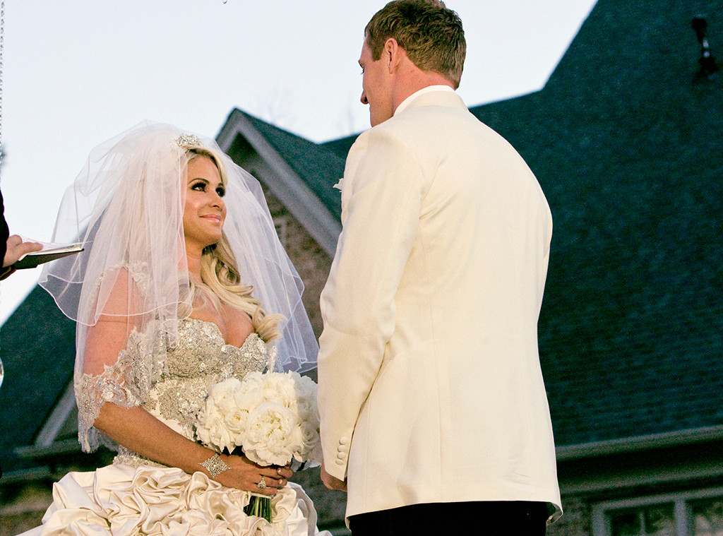 Kim Zolciak Kroy Biermann From Famous Wedding Day Blunders E News