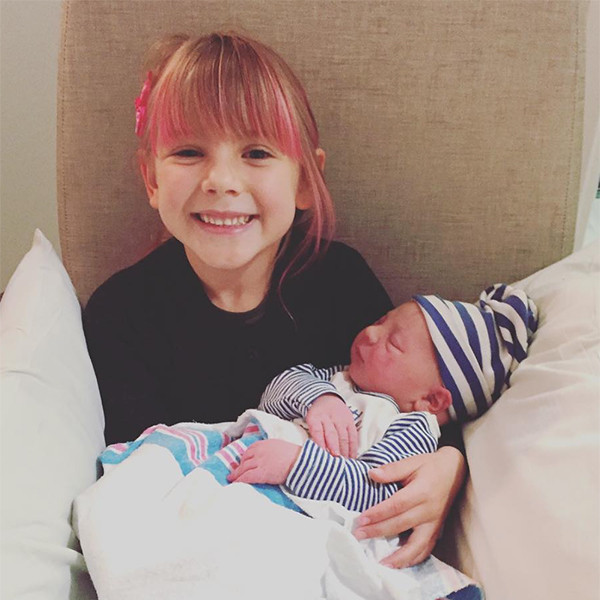 Pink And Carey Hart S Daughter Meets Her Baby Brother E Online