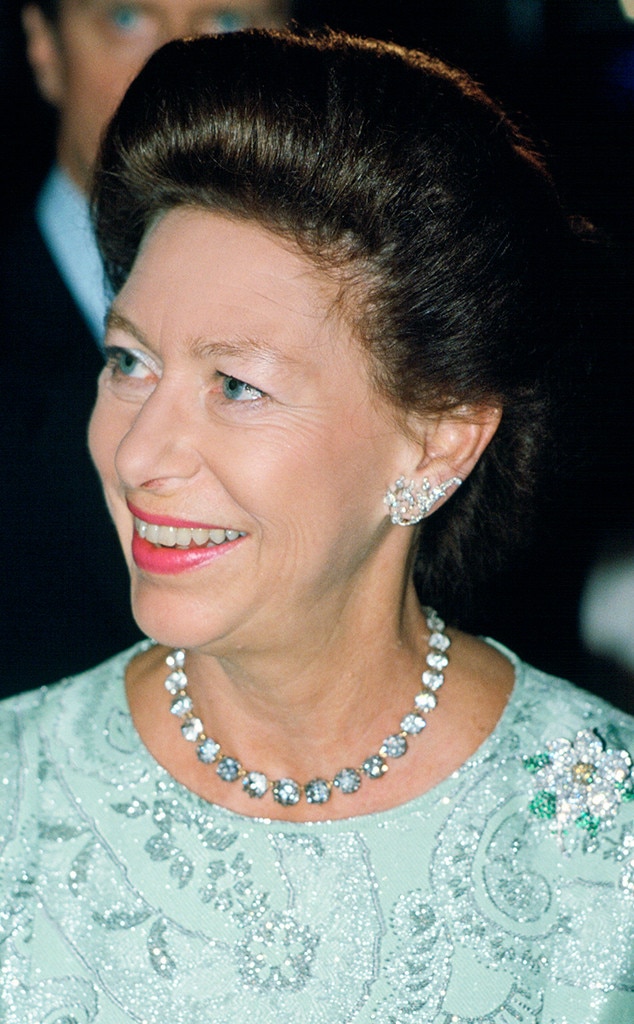 Queen Mary's Diamond Riviere Necklace from Stunning Royal Jewels From ...