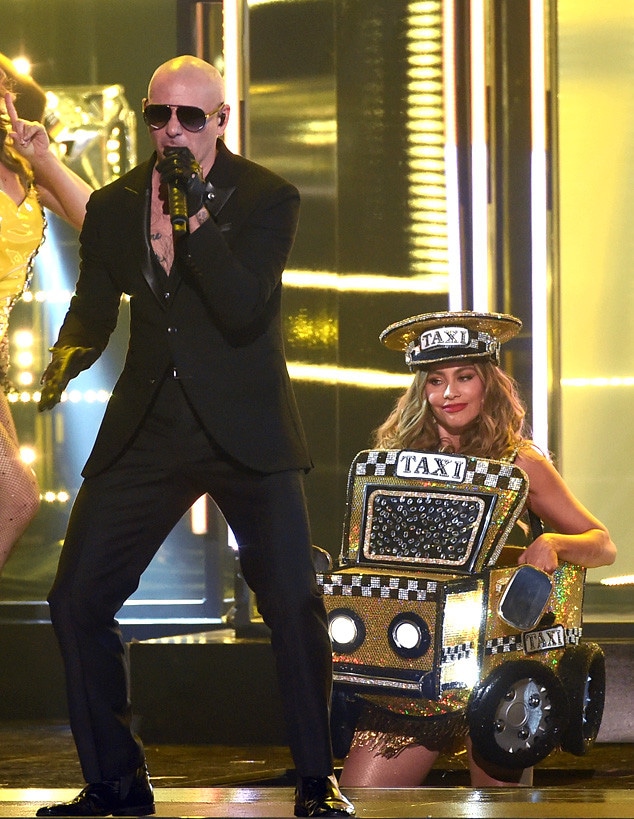 Pitbull, Sofia Vergara, 2016 Grammy Awards, Show