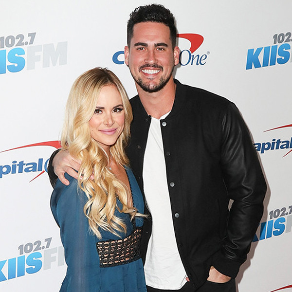 Amanda Stanton, Josh Murray, Jingle Ball 2016, Arrivals