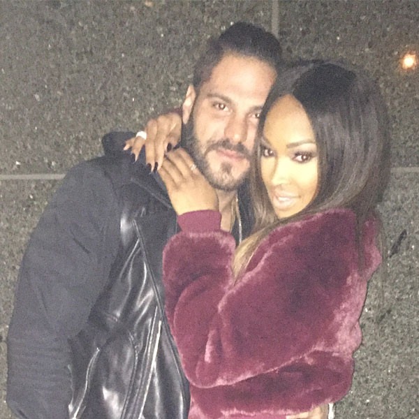 Not Together! Ronnie Magro-Ortiz Talks Malika Haqq Split | E! News