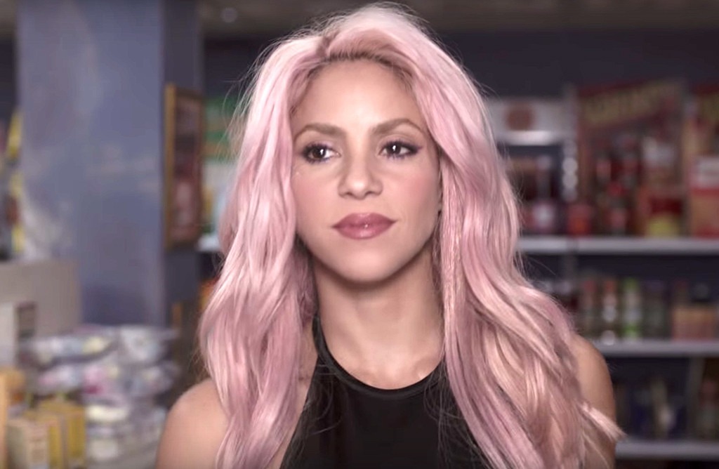 8 Reasons Why Shakira S Chantaje Video Is Breaking Records E