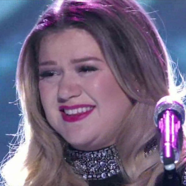 Kelly Clarkson Broke Down During Her American Idol Performance E Online Ca 4109