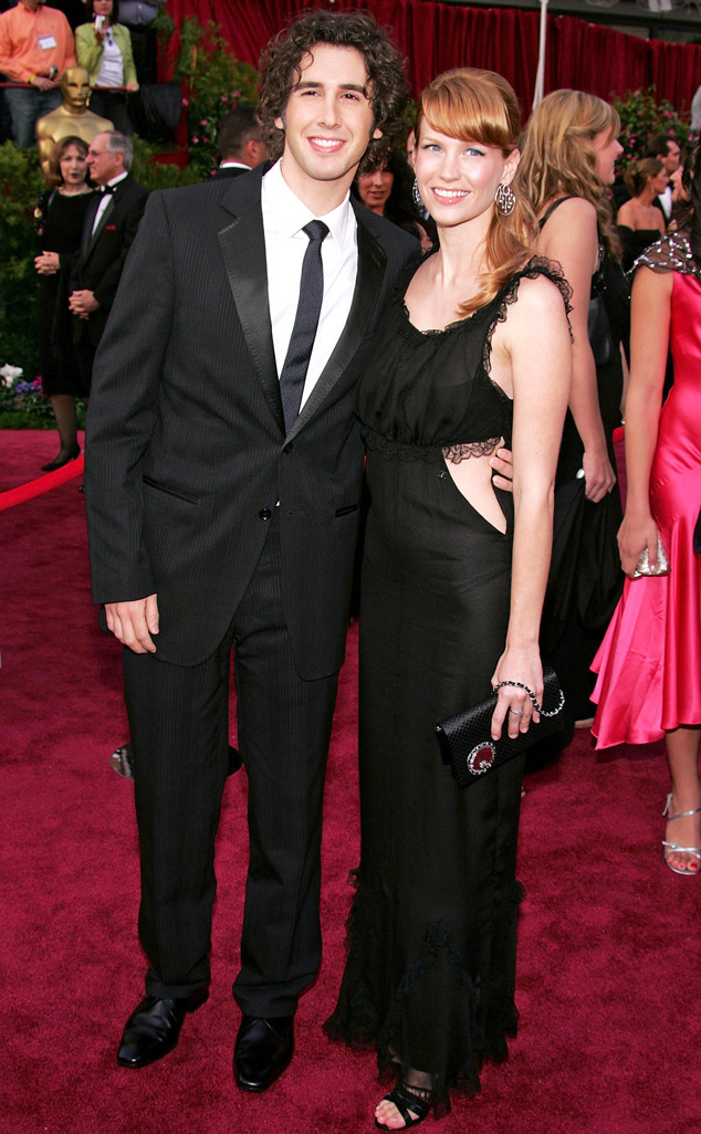 Josh Groban & January Jones from Throwback: Couples at the Oscars | E! News