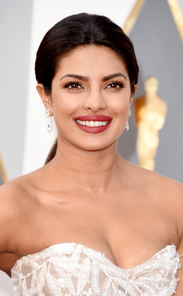 Priyanka Chopra From Best Beauty Looks From The Oscars 2016 E News 1292