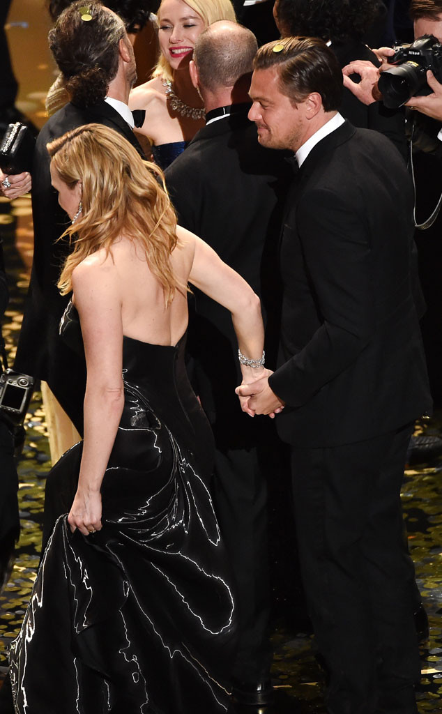 https://akns-images.eonline.com/eol_images/Entire_Site/2016129/rs_634x1024-160229112056-634.0kate-winslet-leonardo-dicaprio.jpg?crop=634%3A1024%3Bcenter%2Ctop&fit=around%7C634%3A1024&output-quality=90