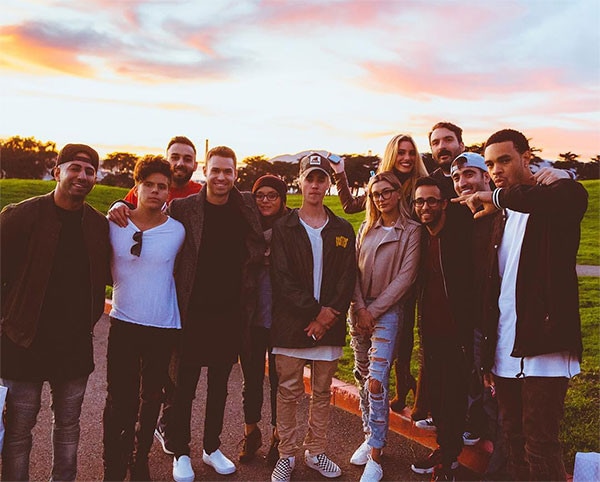 Justin Bieber, Hailey Baldwin, Friends