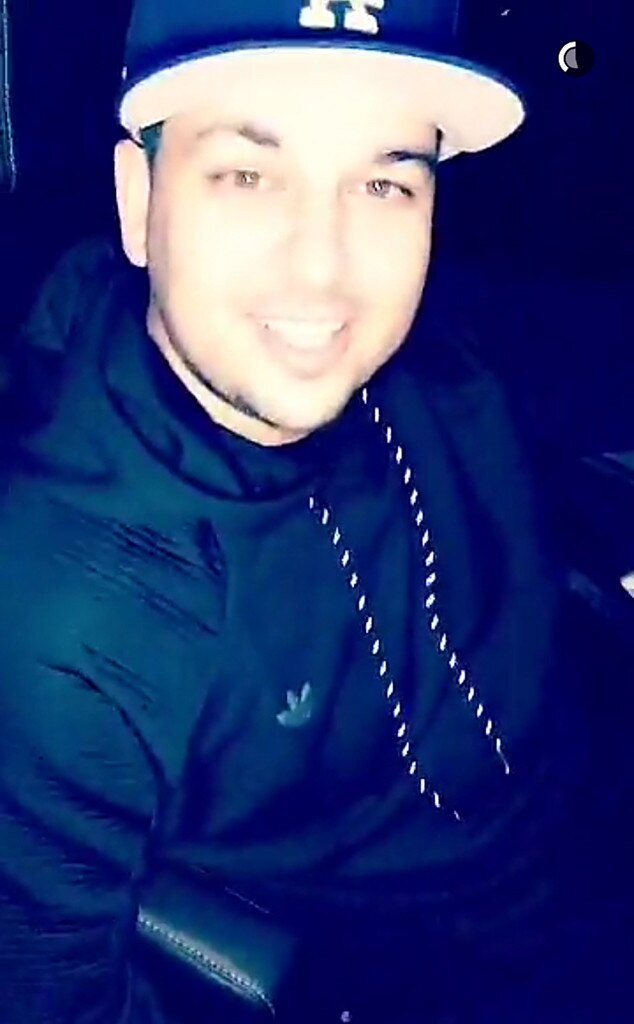 Rob Kardashian Is All Smiles as He Blac Chyna Fly Out for Trip