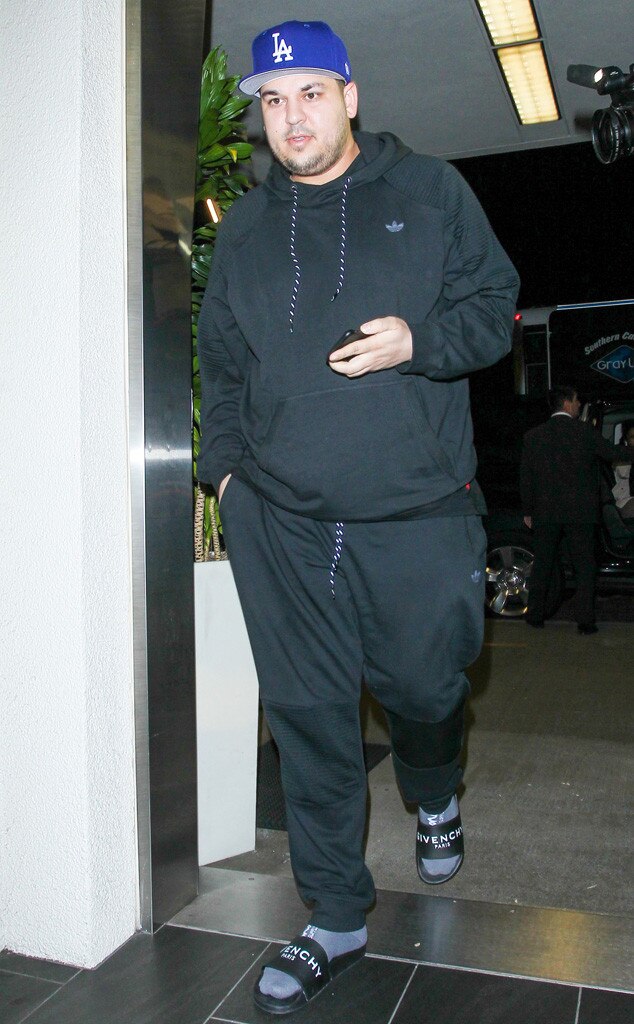 Rob Kardashian Is All Smiles as He Blac Chyna Fly Out for Trip