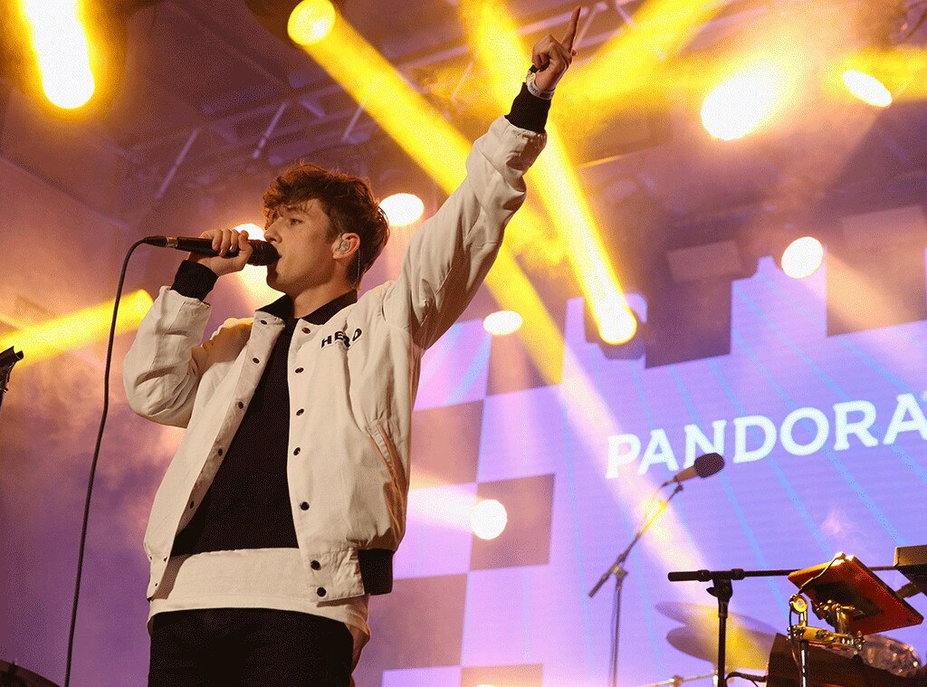 Troye Sivan from Musicians Performing Live on Stage E! News