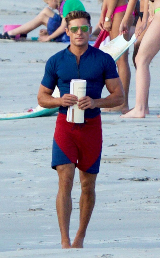 Zac Efron muda visual e pinta cabelo de loiro platinado ...
