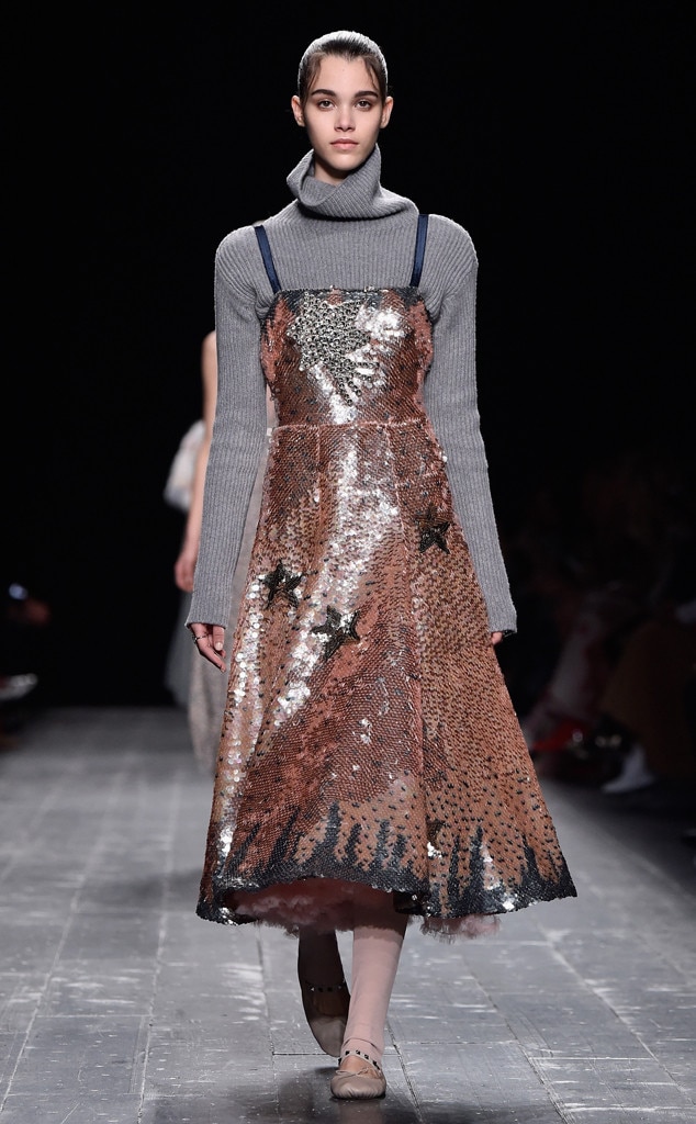 Valentino from Paris Fashion Week Fall 2016: Best Looks | E! News