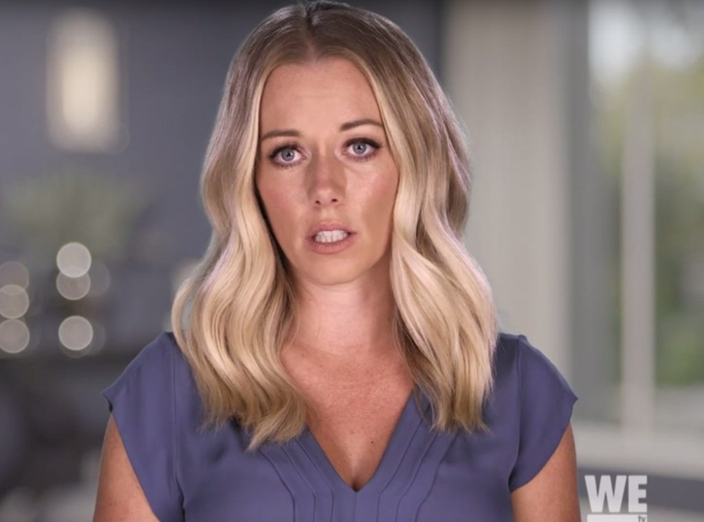 Kendra Says She's ''Divorced'' Her Mom and Brother | E! News