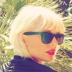 Taylor Swift and Her Bleached Blond Hair to Take on Coachella