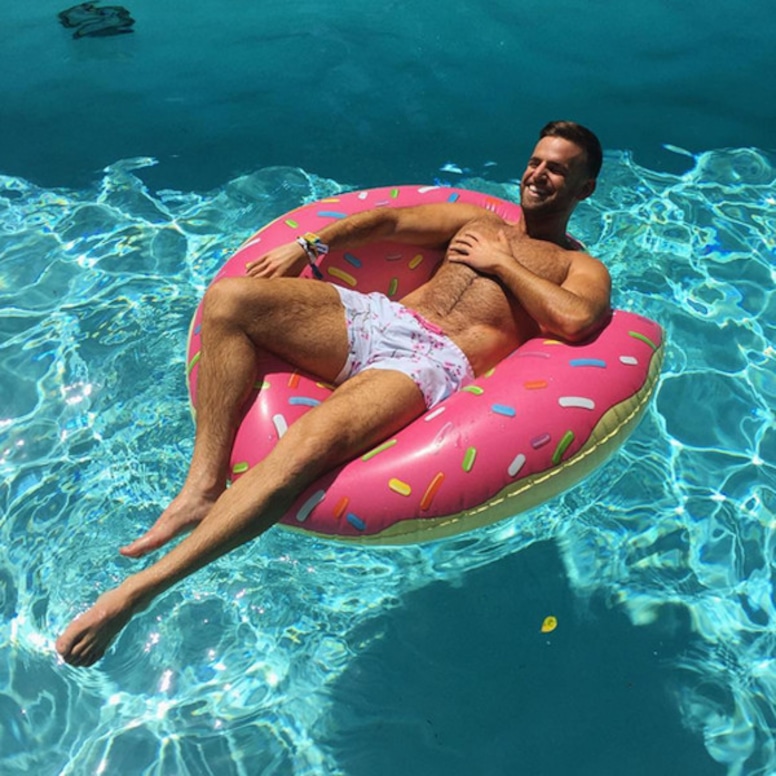 Jonny Drubel, Instagram