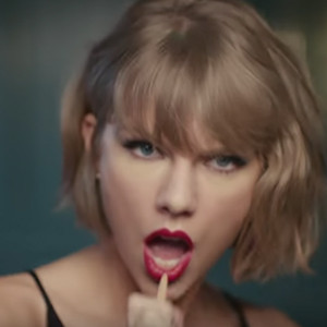 Taylor Swift Rocks Out to Jimmy Eat World's The Middle | E! News